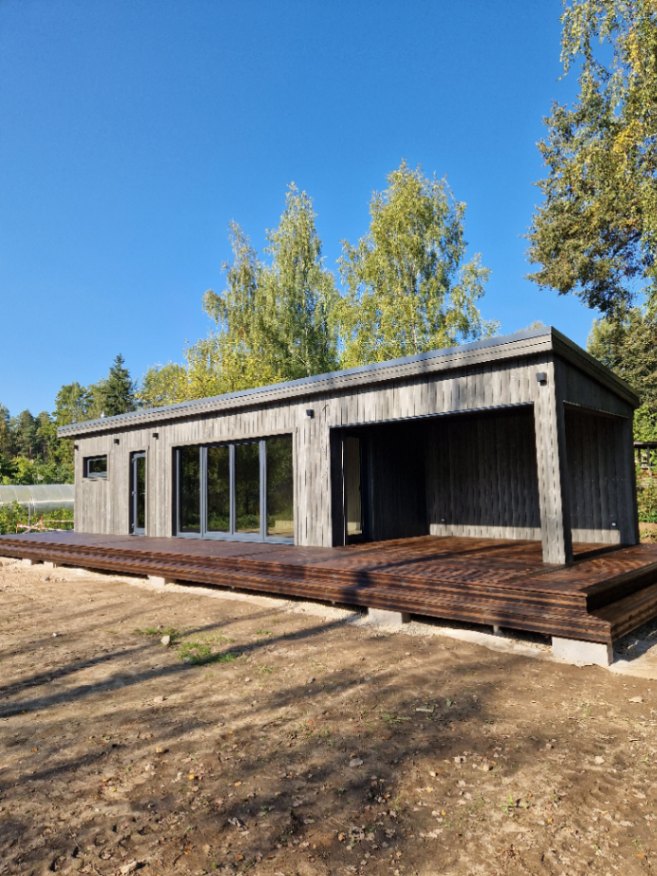 Insulated sauna house