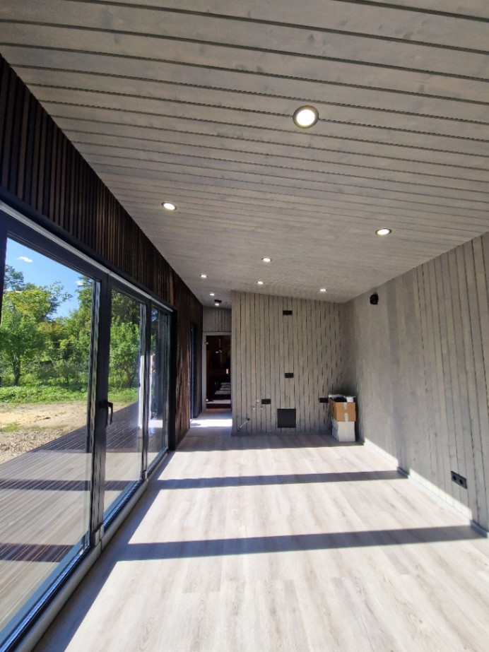 Insulated sauna house