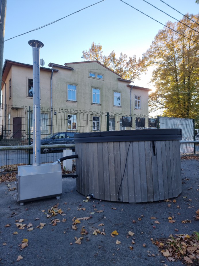 Fiberglass hot tub - Classic OUT
