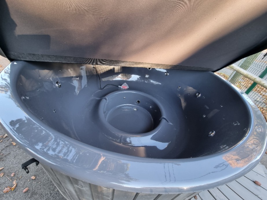 Fiberglass hot tub - Classic OUT