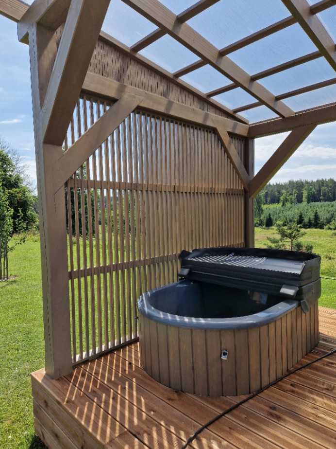 Fiberglass hot tub - PARIS
