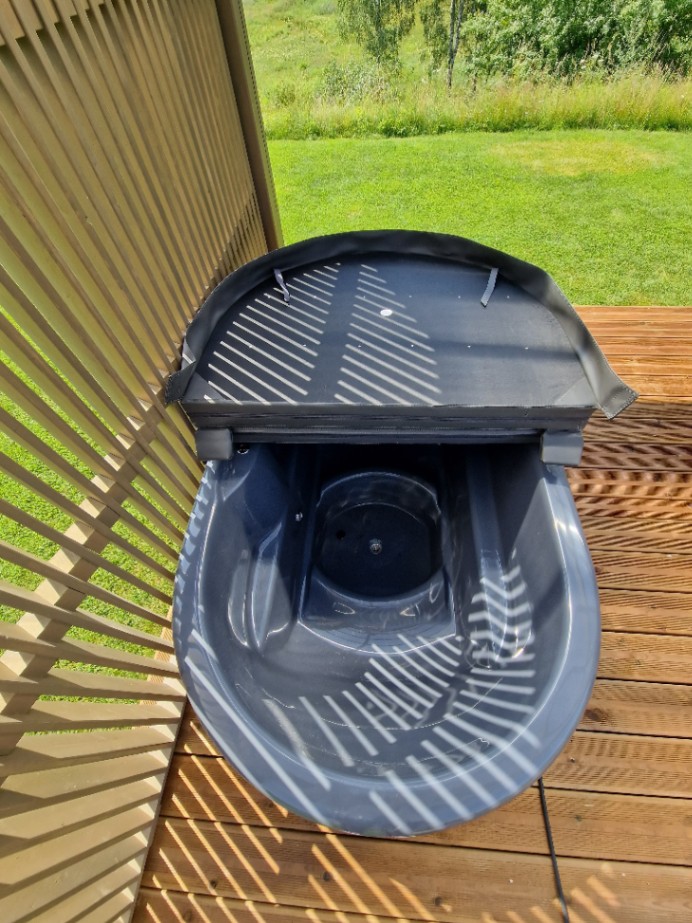 Fiberglass hot tub - PARIS