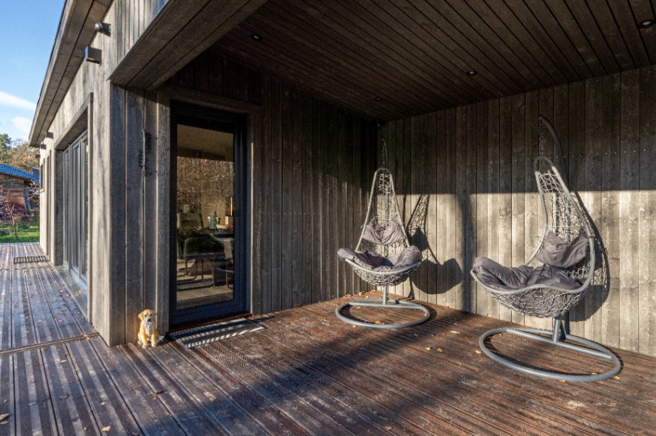Insulated sauna house