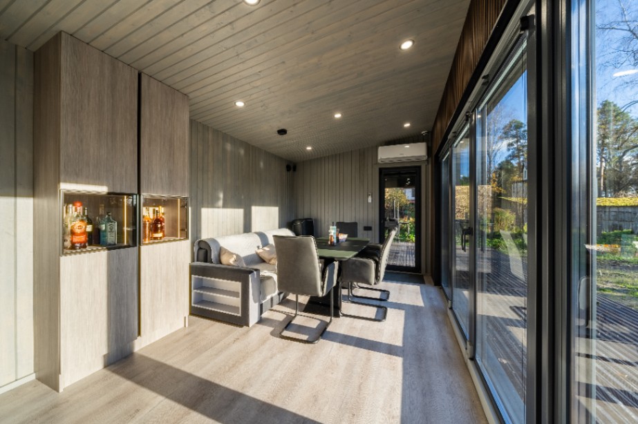 Insulated sauna house