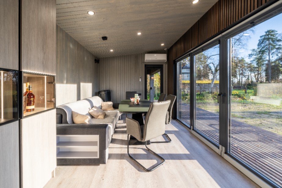 Insulated sauna house
