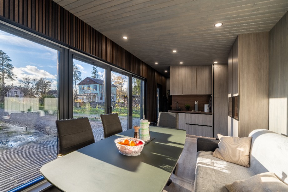Insulated sauna house