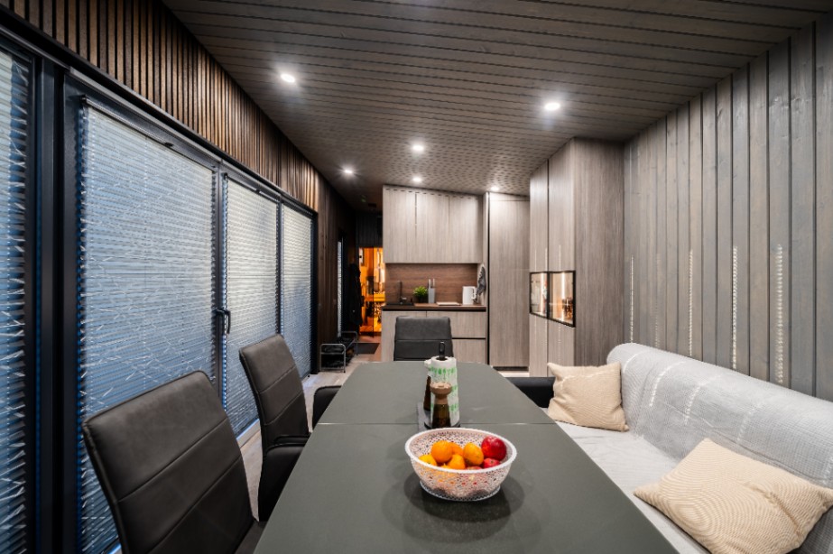 Insulated sauna house