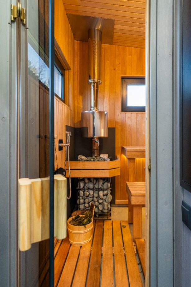 Insulated sauna house