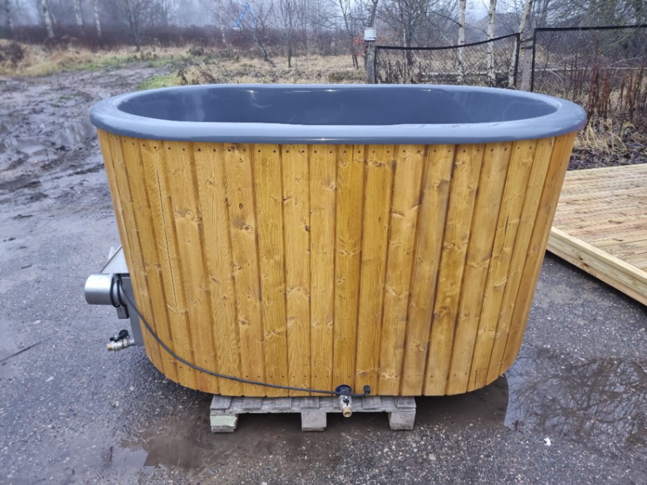Fiberglass hot tub - PARIS