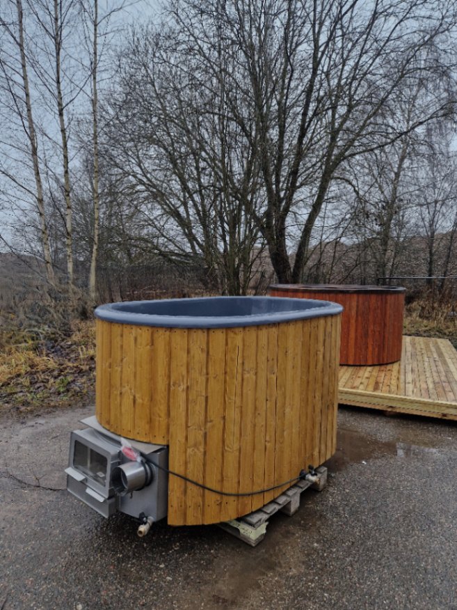 Fiberglass hot tub - PARIS
