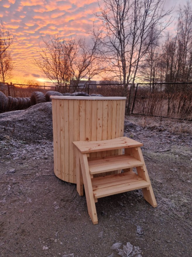 Fiberglass hot tub - COLD PLUNGE
