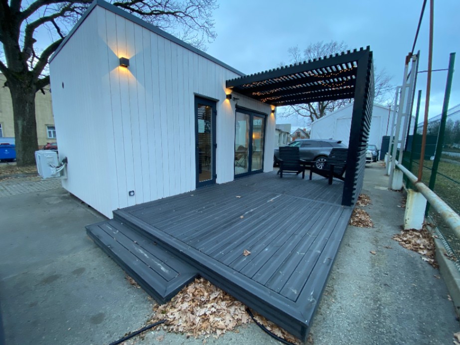 Tiny house! Prefab home!