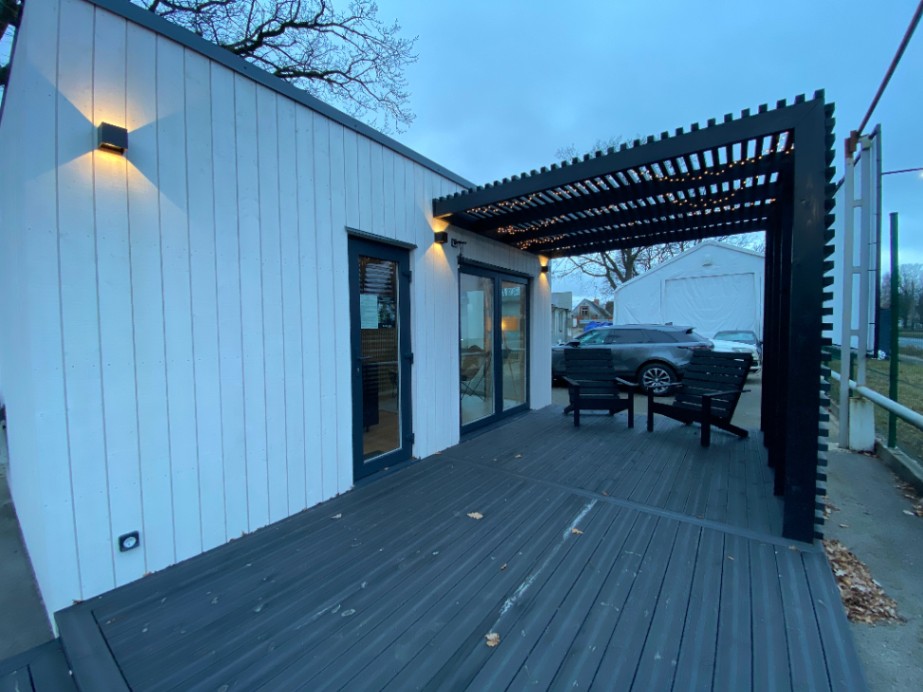 Tiny house! Prefab home!