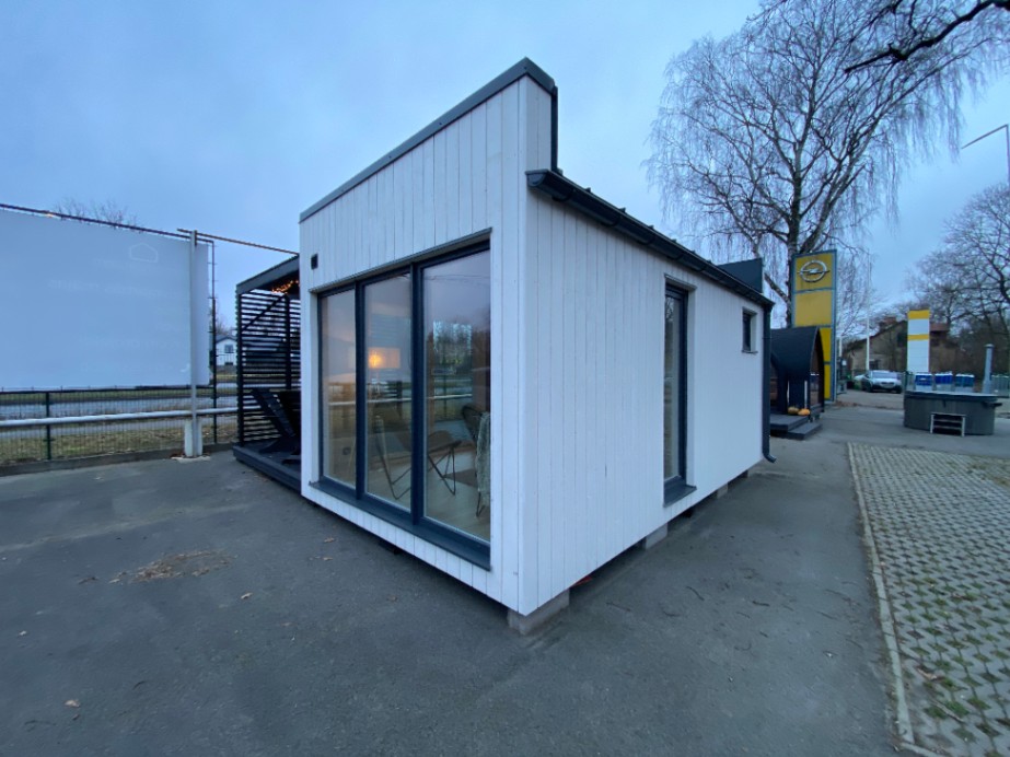 Tiny house! Prefab home!