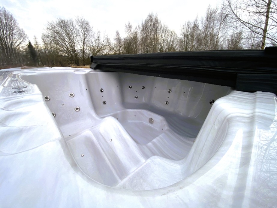 Akrylic hot tub  - MONACO
