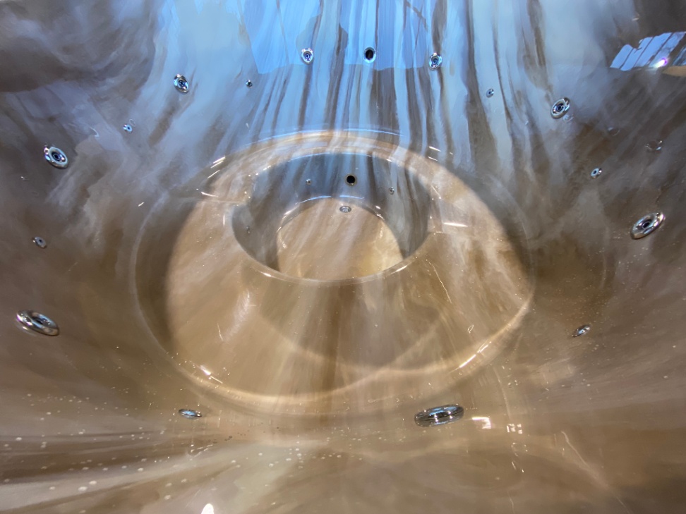 Acrylic shell hot tub - OSLO