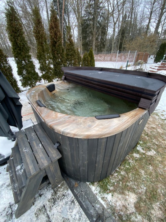 Acrylic hot tub with heat pump 11kw