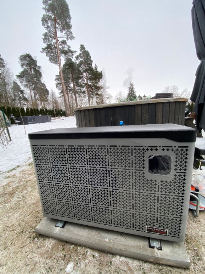 Acrylic hot tub with heat pump 11kw