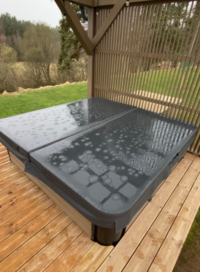 Terrace with hot tubs