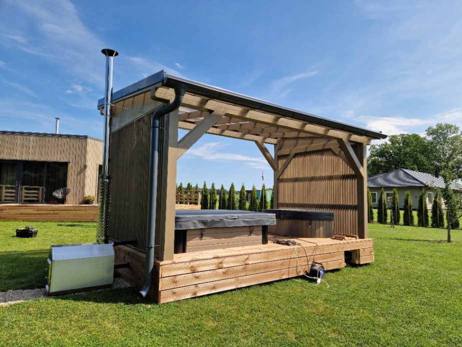 Terrace with hot tubs