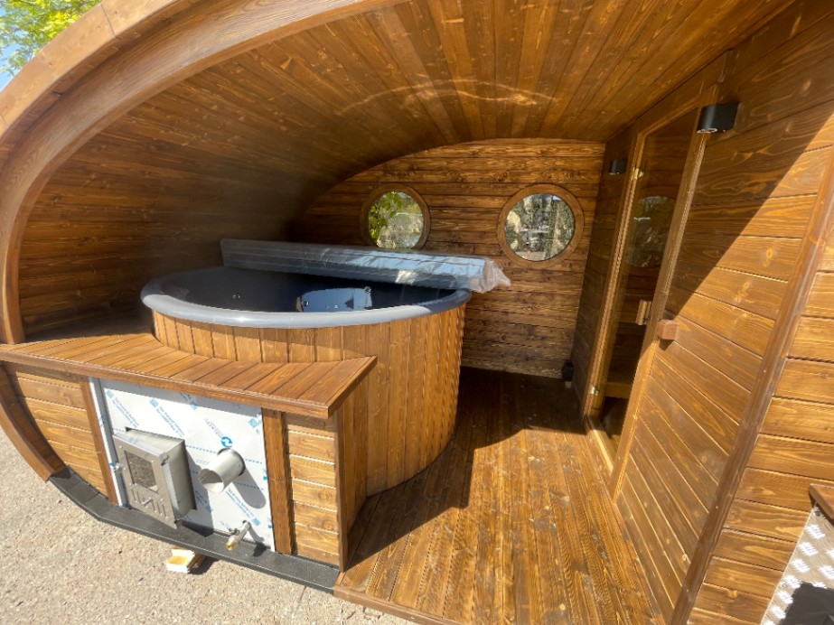 Sauna with hot tub - Hobbit house
