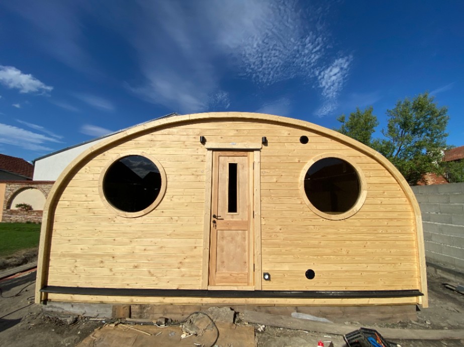 attēls, kurā attēlota koka moduļu māja