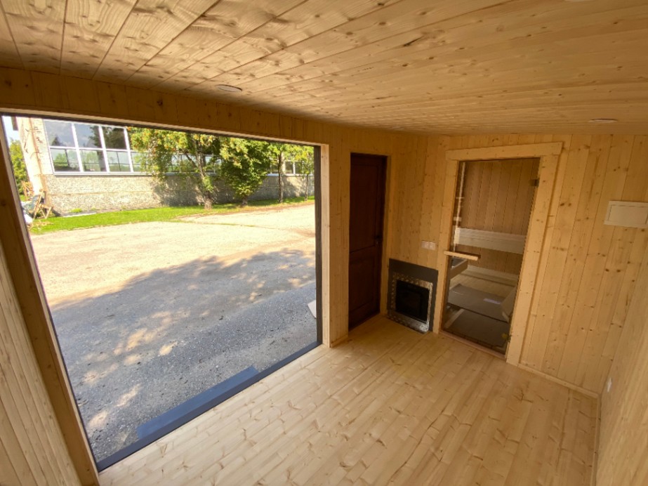 Insulated sauna house