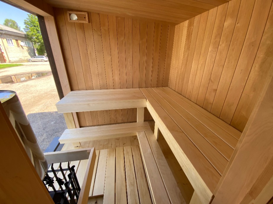 Insulated sauna house