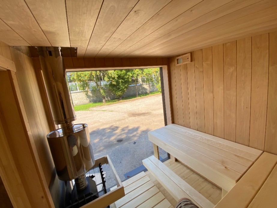 Insulated sauna house